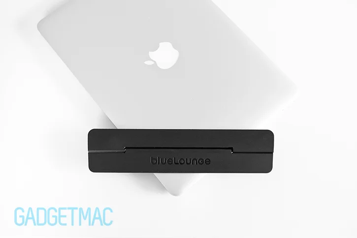 bluelounge_kickflip_stand_for_macbook_pro_accessory.jpg