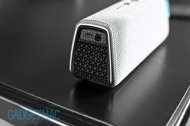 fugoo_portable_bluetooth_speaker_io.jpg