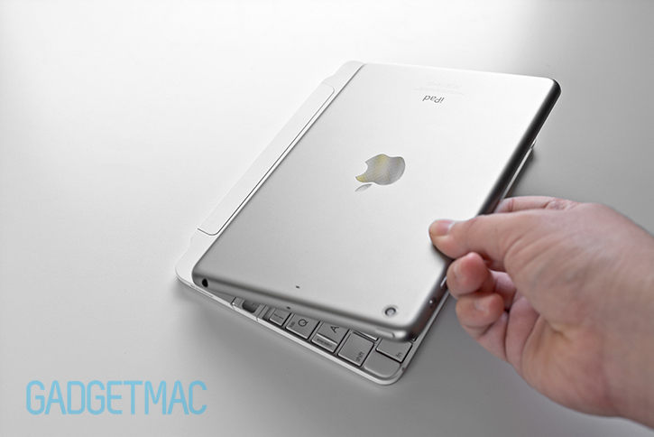logitech_ultrathin_2_keyboard_cover_for_ipad_air_ipad_mini_space_gray_silver_magnetic_clip.jpg