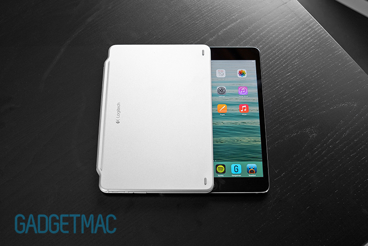 logitech_ultrathin_2_keyboard_type_cover_silver_aluminum_black_ipad_mini_retina_4.jpg