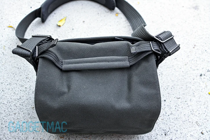 lowepro_pro_messenger_aw_160_hand_strap.jpg