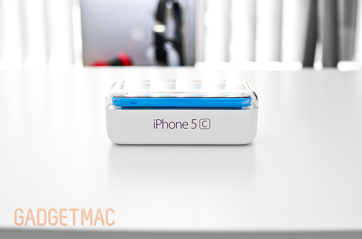 apple_iphone_5c_blue_packaging_side.jpg