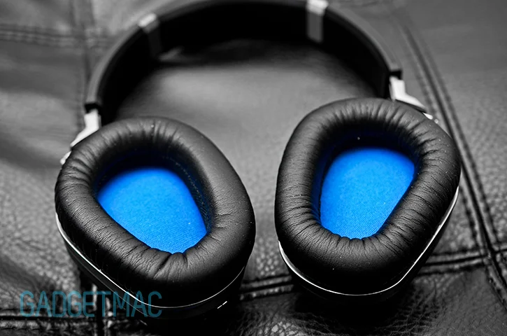 logitech_ue_9000_bluetooth_headphones_ear_cups.jpg