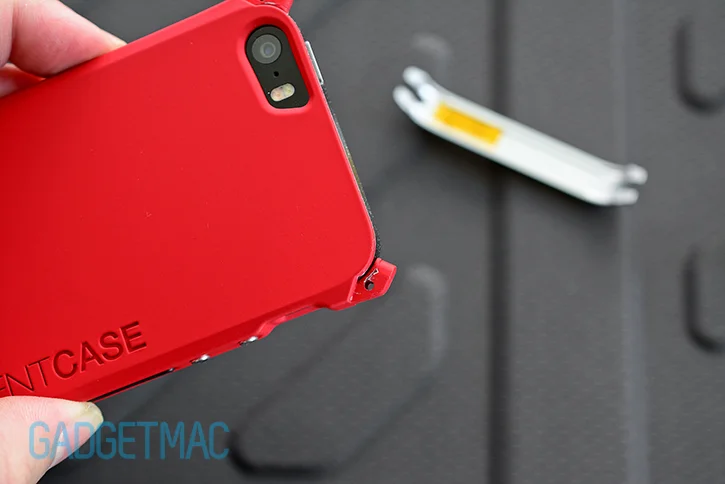 elementcase_solace_finish_peeling.jpg