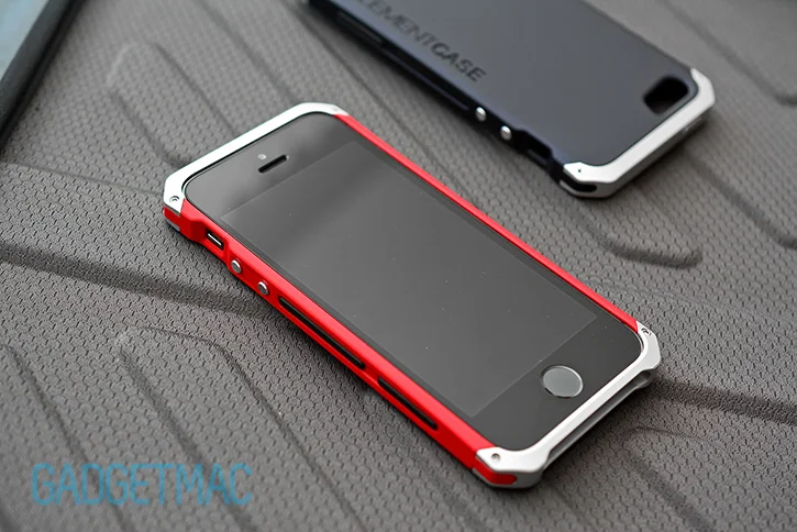 elementcase_solace_iphone_5s_case_aluminum_buttons.jpg