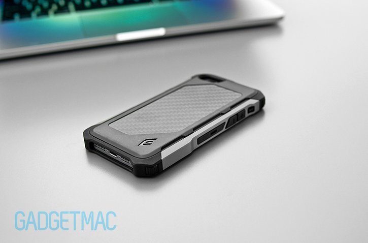element_case_rogue_al_iphone_5s_case_carbon_fiber_thickness.jpg