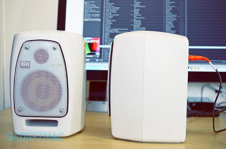 krk_vxt_4_monitors_white_side.jpg