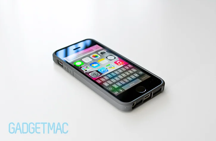spigen_ultra_hybrid_iphone_5s_case_back_space_gray_bumper_top.jpg