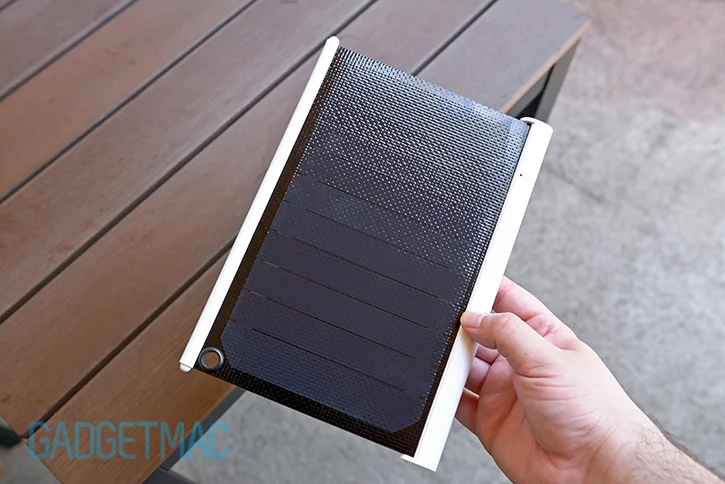 solarade_portable_usb_solar_power.jpg