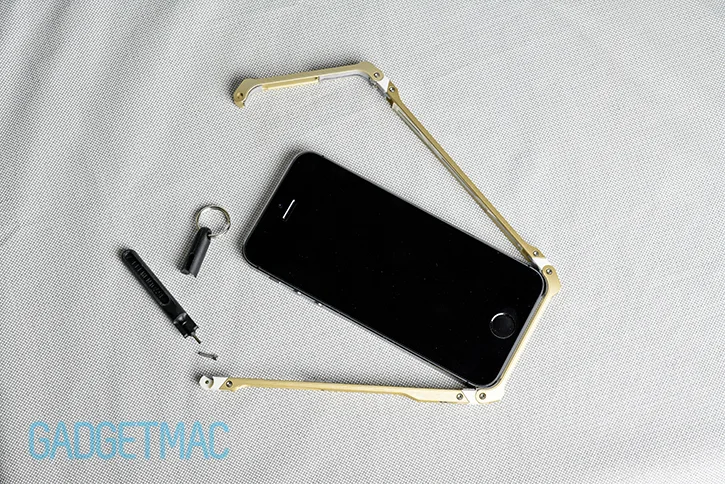 element_case_sector_5_au_aluminum_iphone_5s_bumper_case_installation.jpg