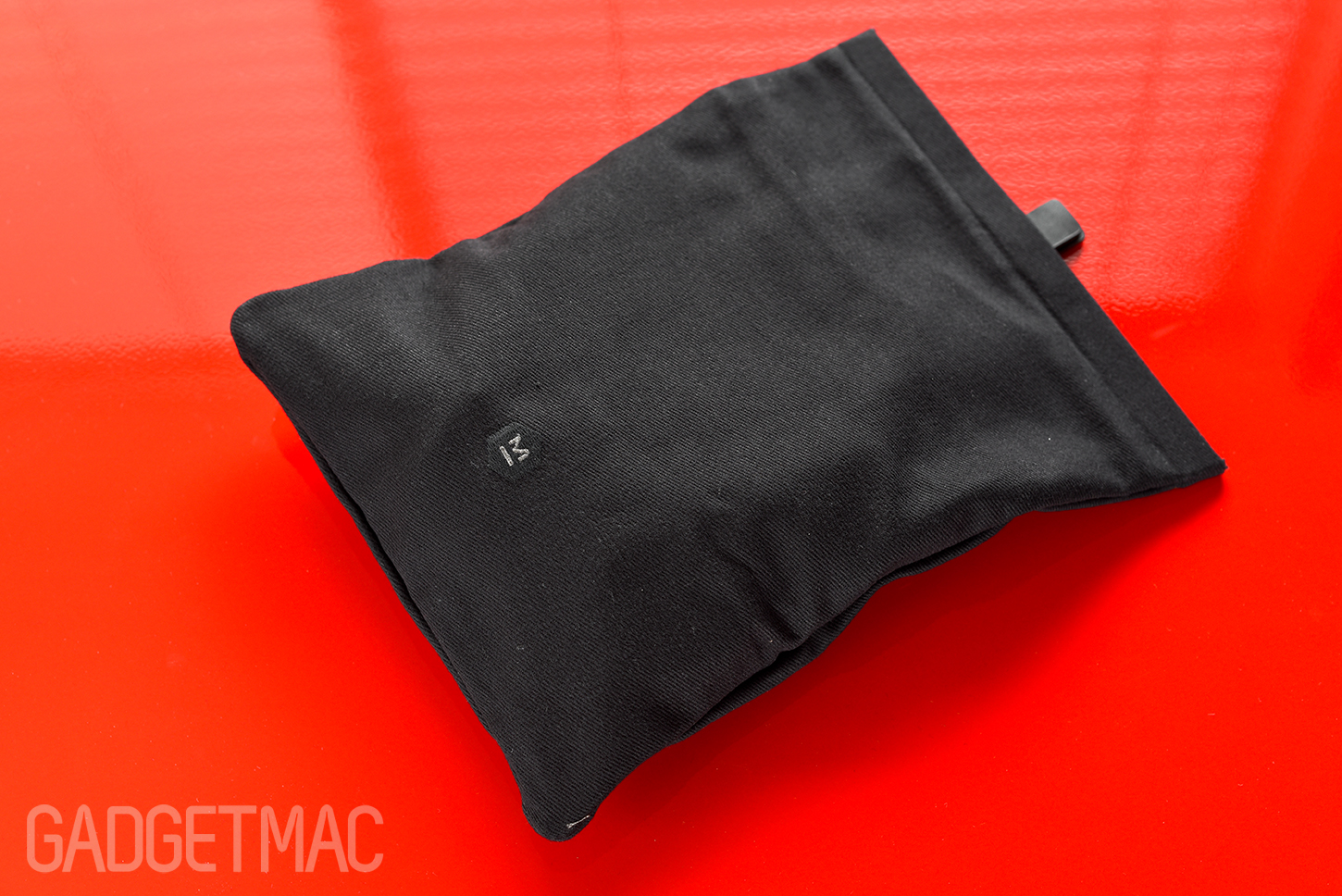 master_and_dynamic_mh40_canvas_protective_travel_carry_pouch.jpg