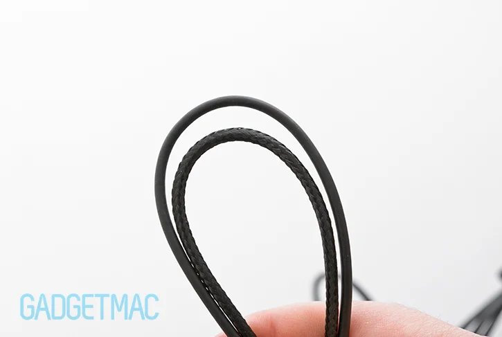 logitech_g402_vs_g502_braided_cable.jpg