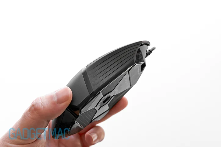 logitech_g402_hyperion_fury_gripping.jpg