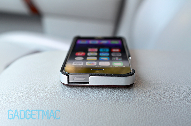 calypsocrystal_calypsocase_cabrio_case_aluminum_finish_iphone_5s_side_buttons.jpg