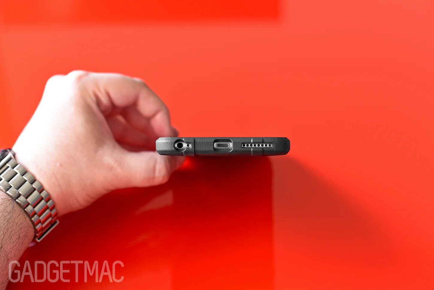 magpul_iphone_6_field_case_bottom_port_cutouts.jpg