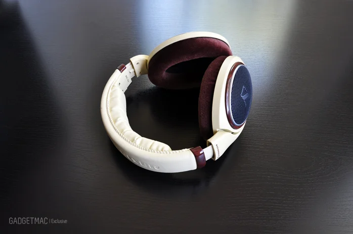 Sennheiser HD 598 headphones back.jpg