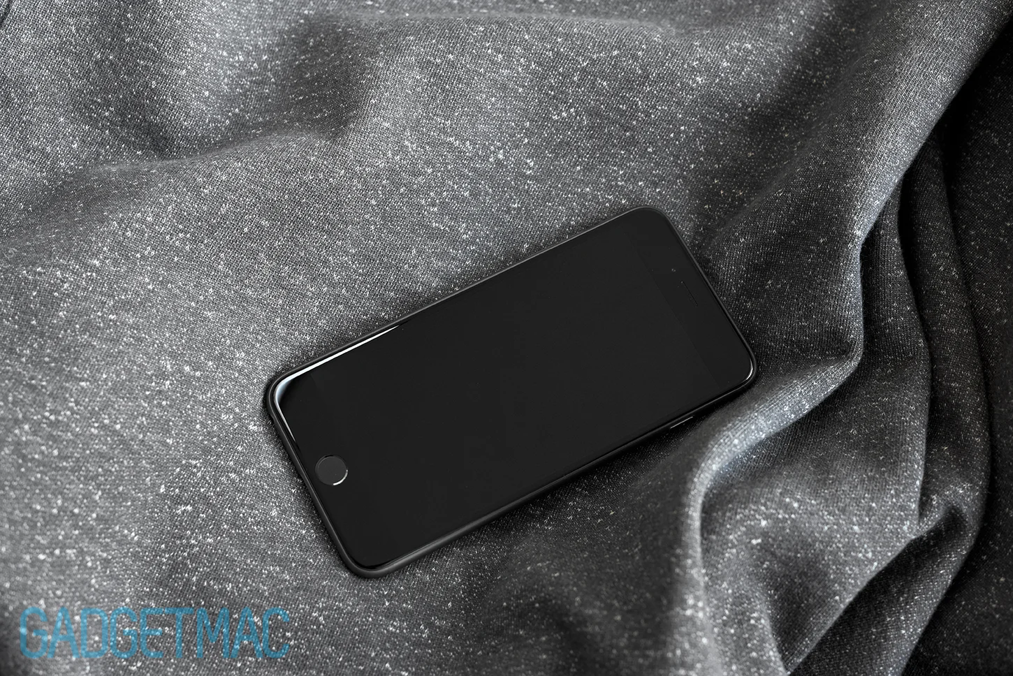 shumuri-slim-iphone-6-plus-case-smoke-front.jpg