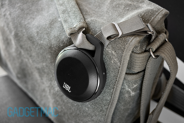 jbl_clip_portable_wireless_speaker_built_in_carabiner.jpg