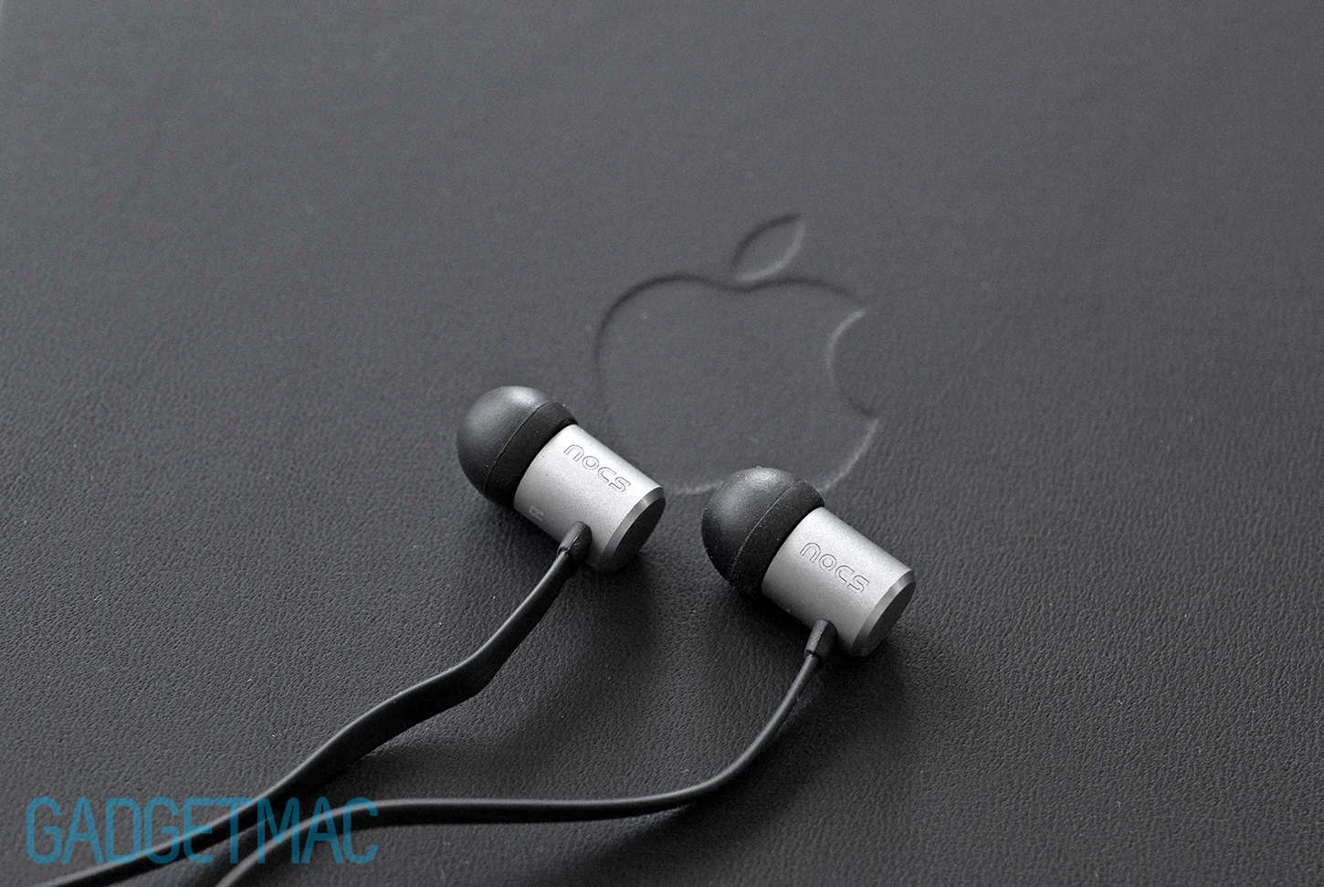 nocs-ns-500-aluminum-in-ear-headphones-space-gray.jpg