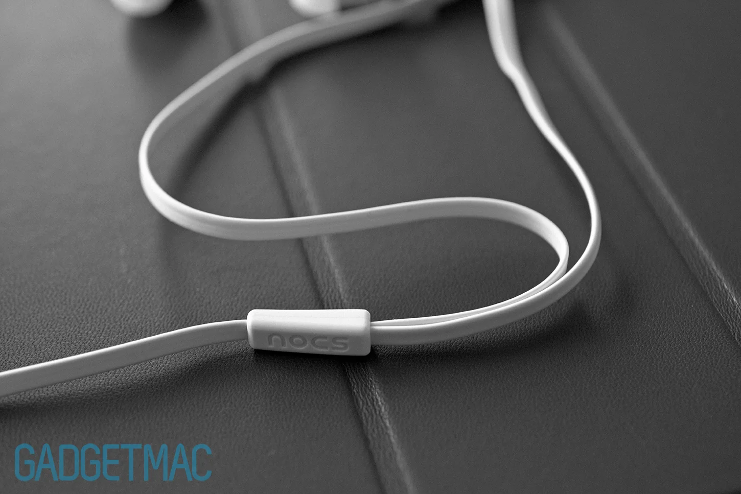 nocs-ns500-aluminum-flat-tangle-free-cable.jpg