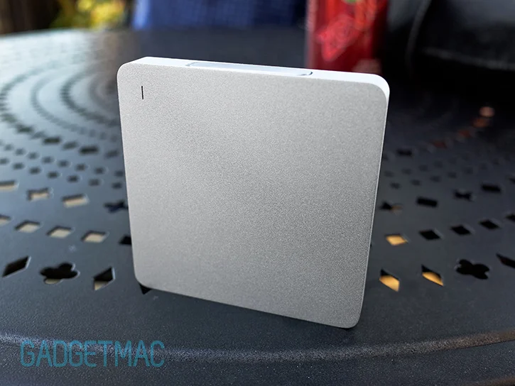 calibre_ultra_go_mini_portable_aluminum_backup_battery_charger_finish.jpg
