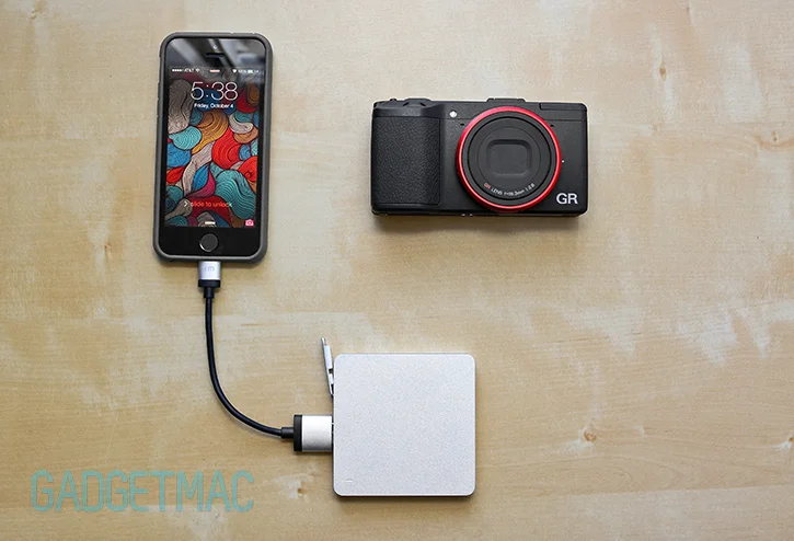 calibre_ultra_go_mini_aluminum_vibrating_external_backup_battery_pack_iphone_5s.jpg