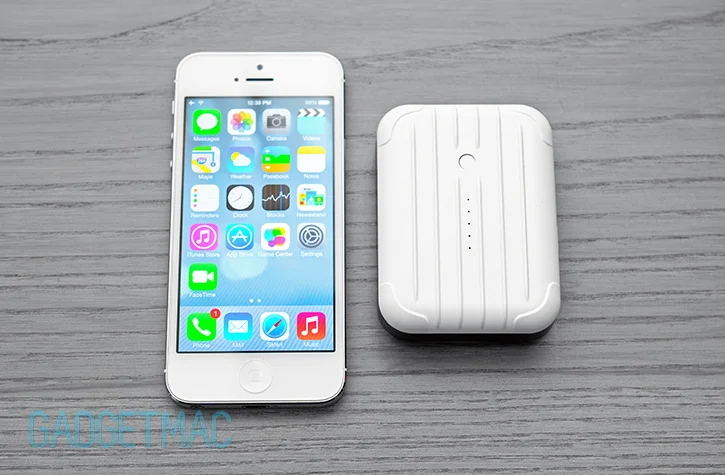 just_mobile_gum_plus_plus_backup_portable_battery_charger_iphone_5_5s.jpg