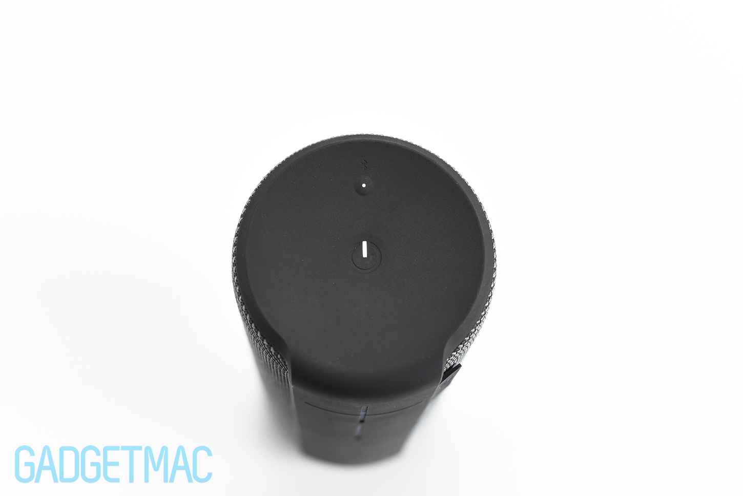 ultimate-ears-ue-megaboom-top-power-bluetooth-button-leds.jpg