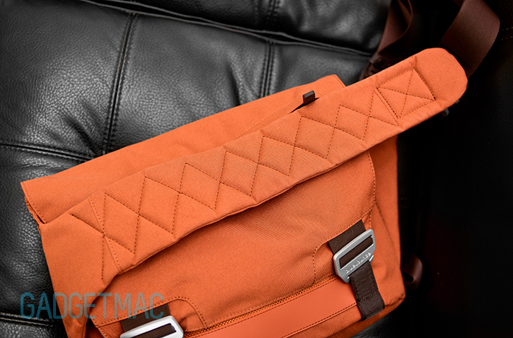bluelounge_messenger_bag_strap.jpg