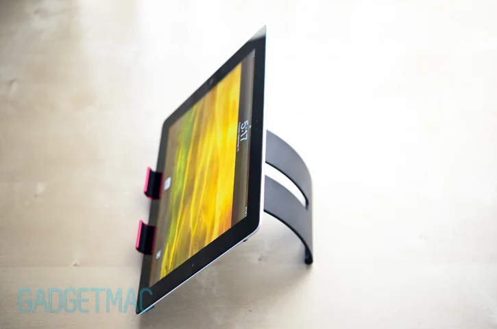 incipio_fixie_tablet_stand_ipad_3.jpg