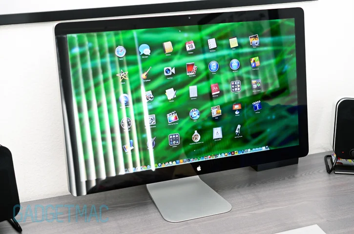 apple_thunderbolt_display_macbook_pro_mount_alurack.jpg