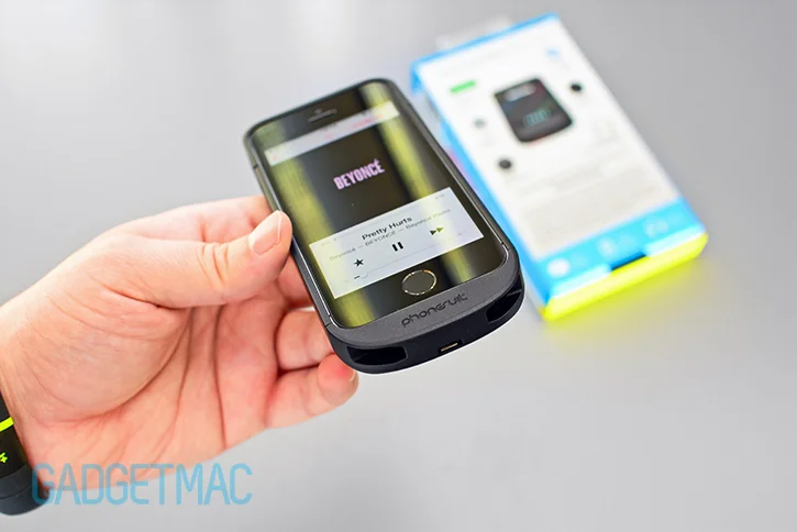 phonesuit_elite_5_iphone_5s_battery_case_audio_1.jpg