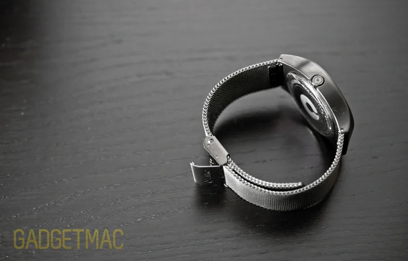 ziiiro_watch_back_casing.jpg