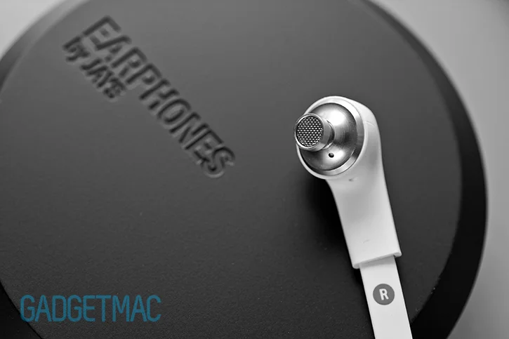 a-jays-five-in-ear-headphones-metal-aluminum-construction-speaker-mesh.jpg