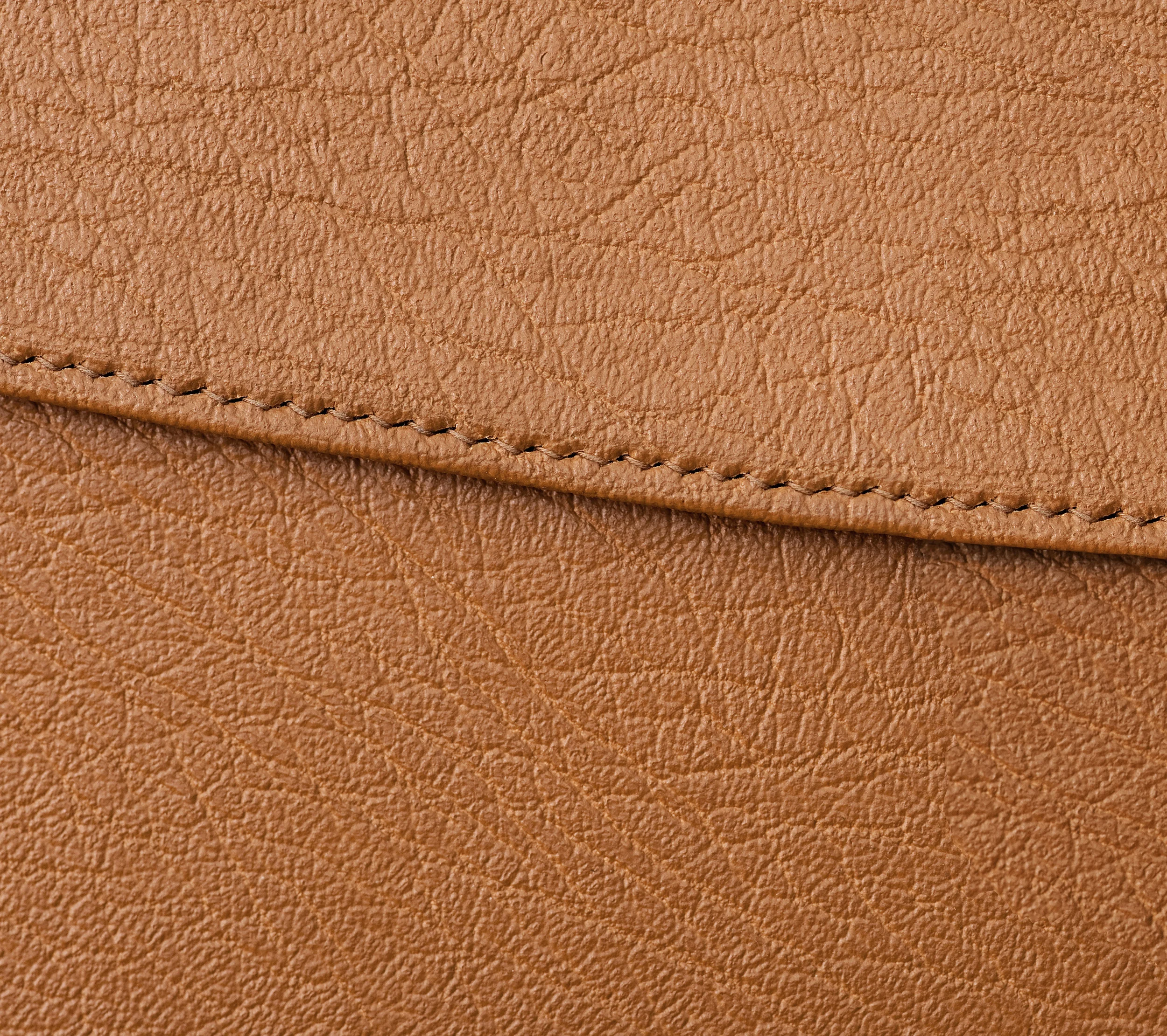 lg-g4-leather-wallpaper-for-iphone-6-plus.jpg