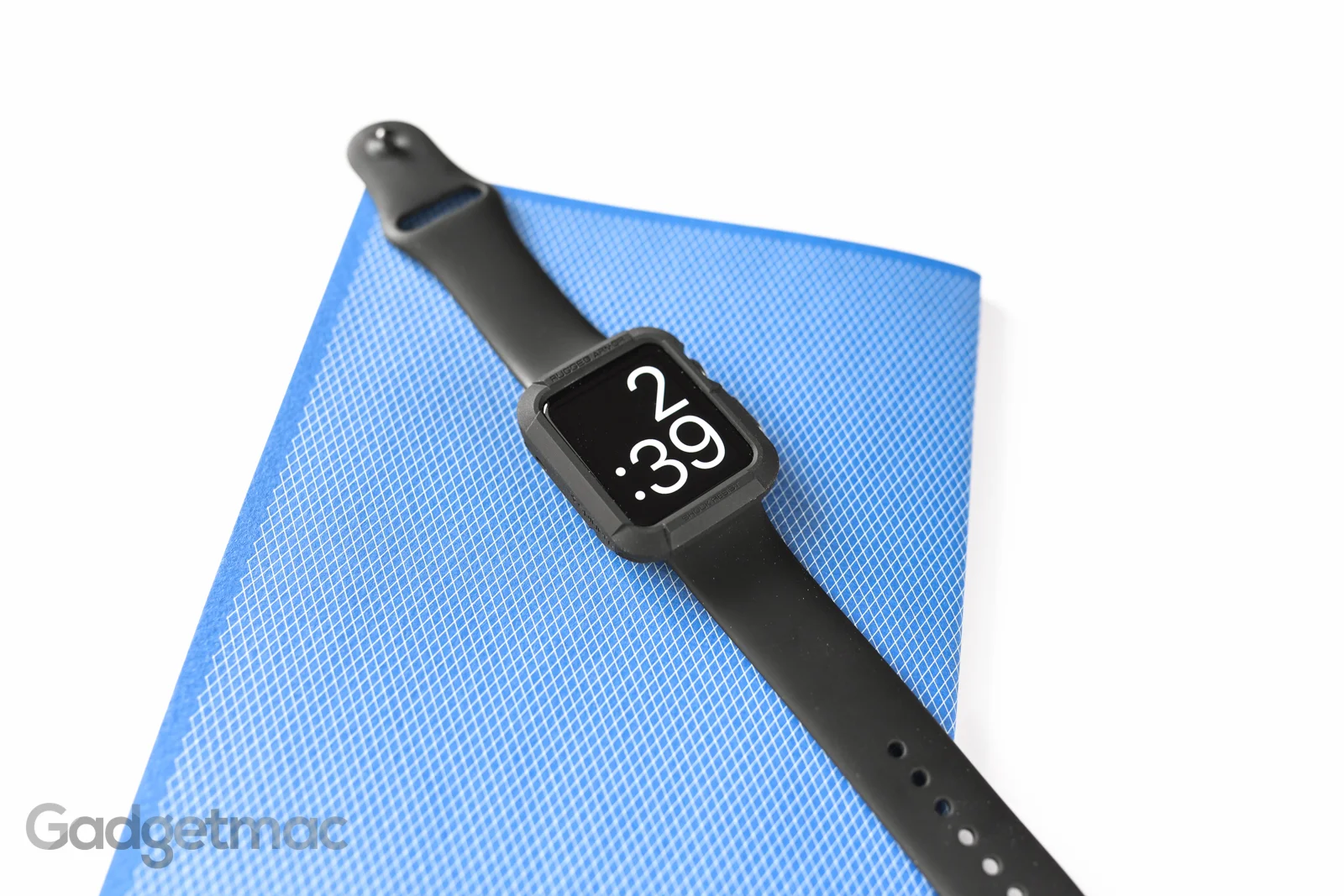 spigen-rugged-armor-case-for-apple-watch-space-gray-black.jpg
