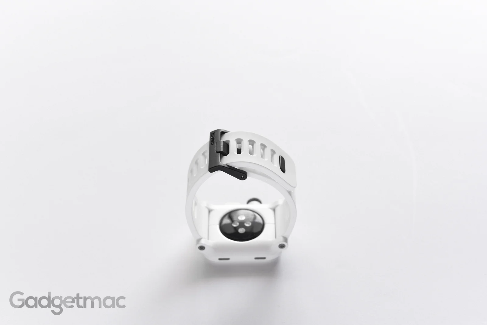 lunatik_epik_polycarbonate_white_strap_adjustment.jpg