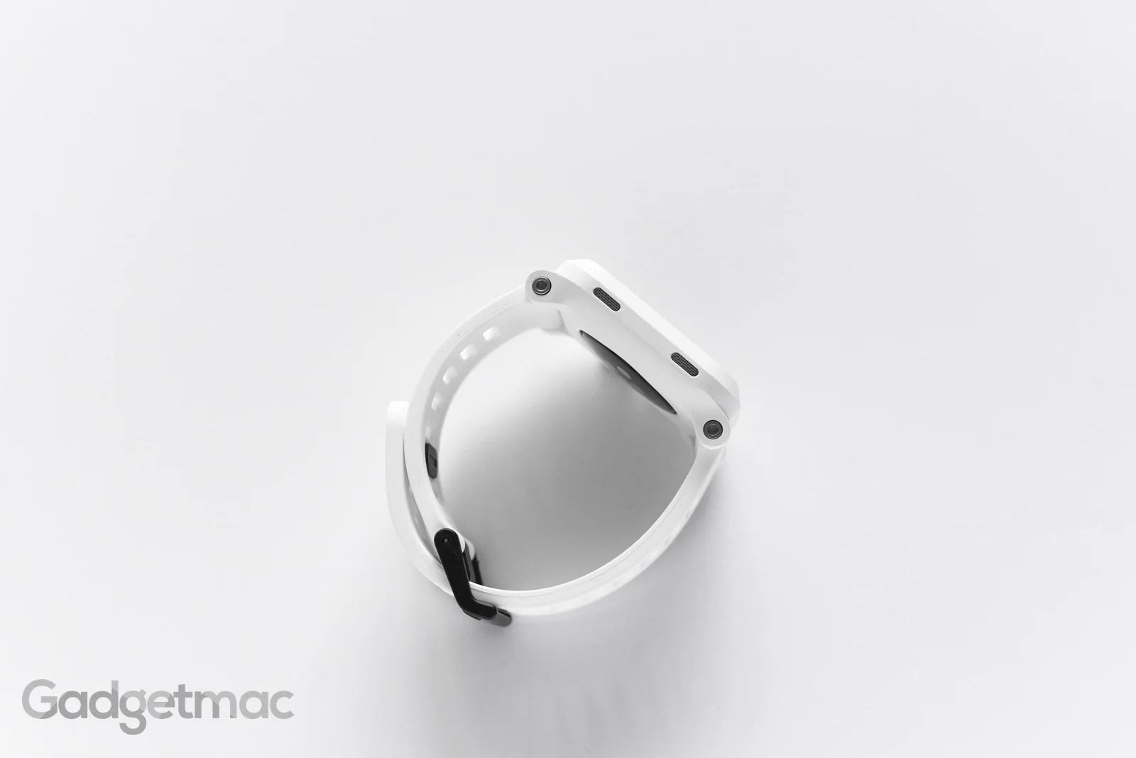 lunatik_epik_apple_watch_case_left_side.jpg
