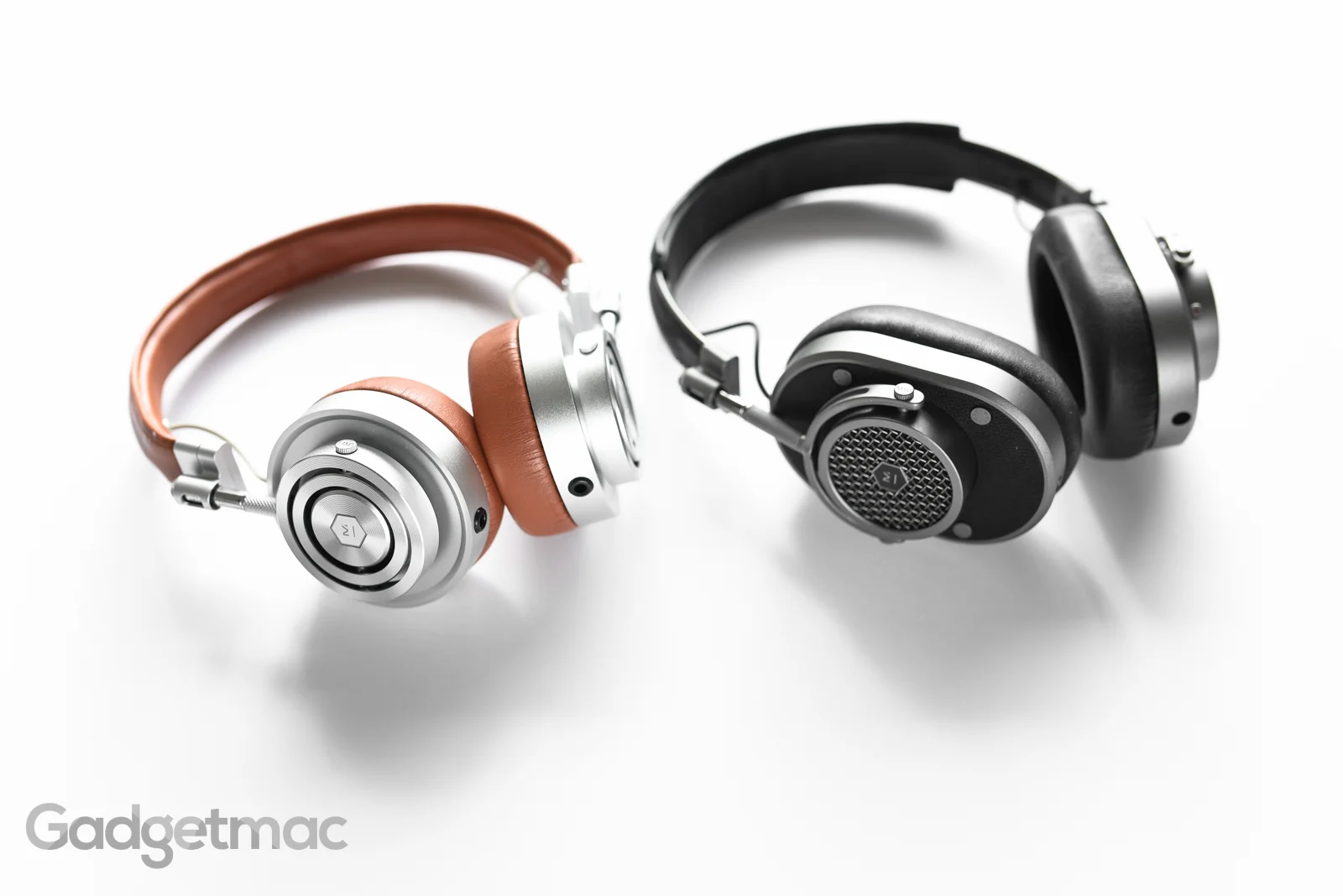 master_and_dynamic_mh30_vs_mh40_headphones.jpg
