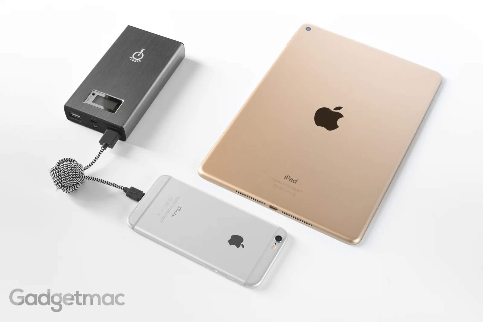 intocircuit_power_castle_15000mah_portable_external_battery_bank_iphone_6_plus.jpg