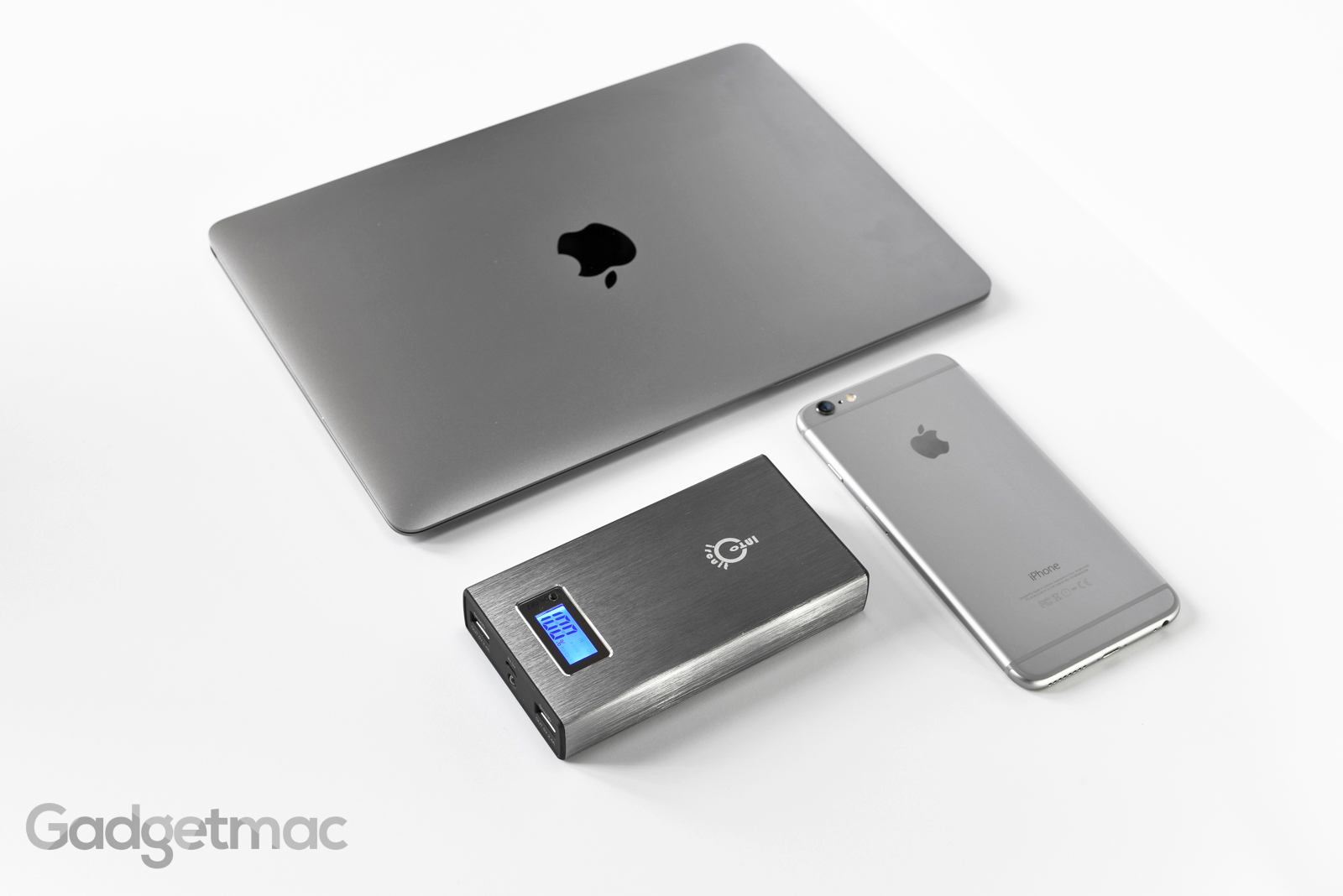 intocircuit_power_castle_2nd_gen_15000mah_backup_power_battery_aluminum_space_gray.jpg