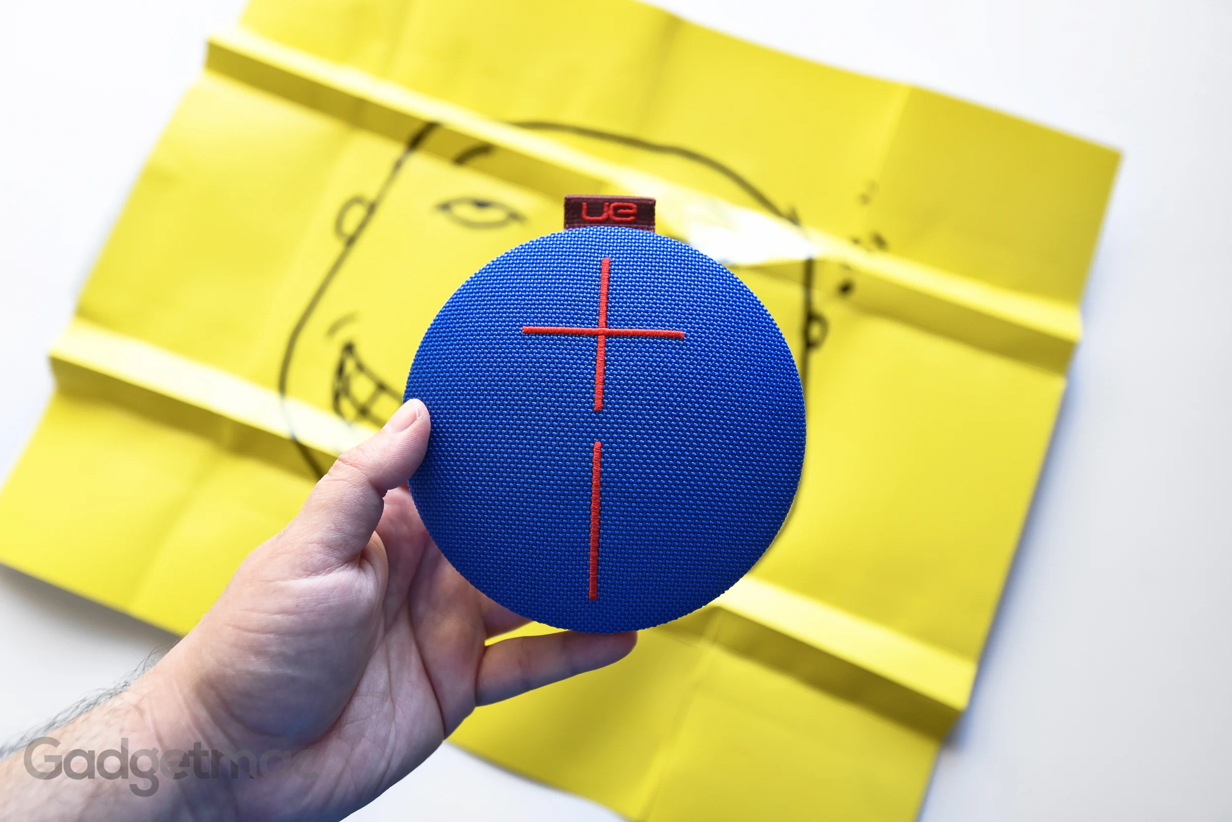 ultimate_ears_ue_roll_portable_wireless_speaker_size.jpg