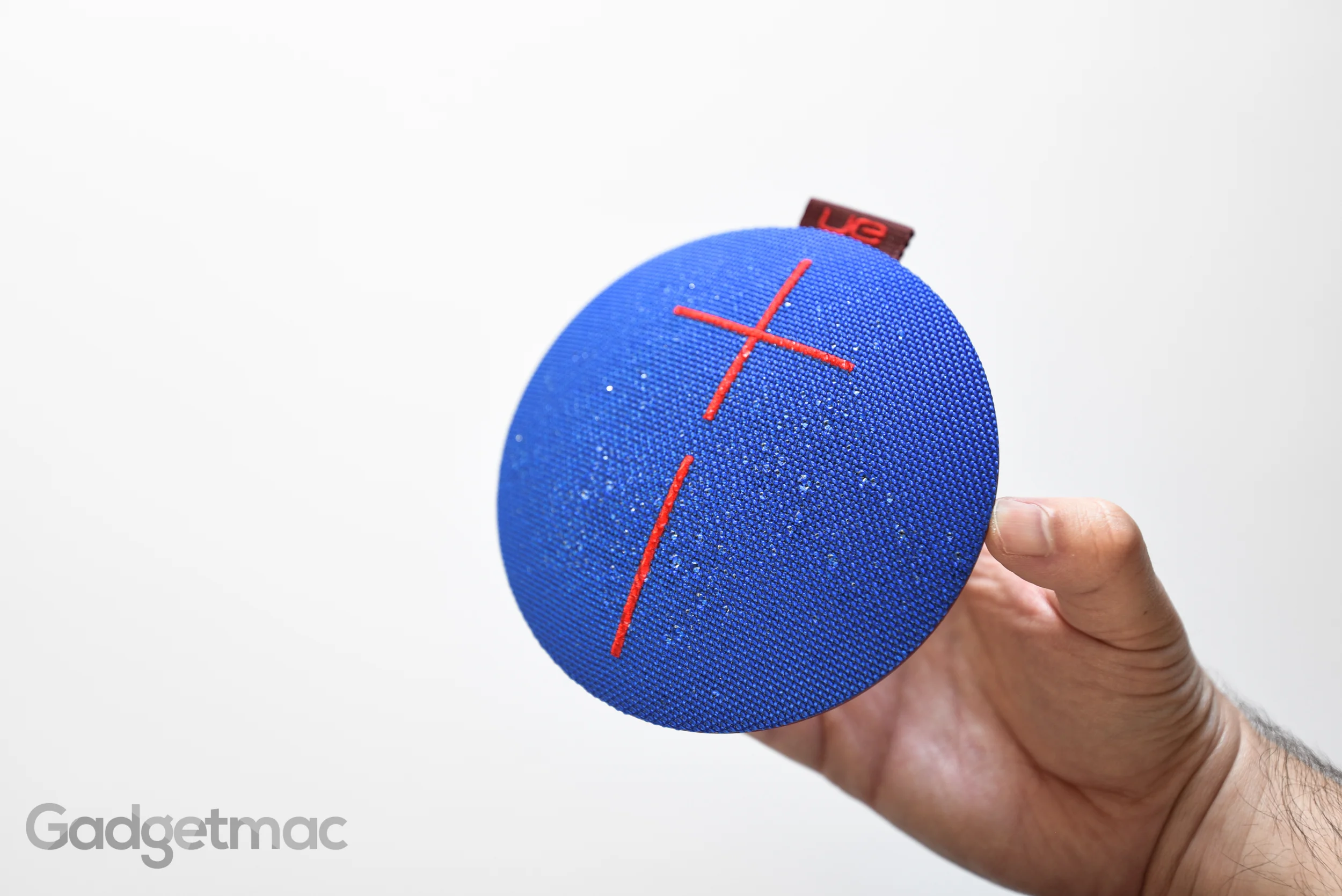 ultimate_ears_ue_roll_portable_waterproof_wireless_speaker.jpg