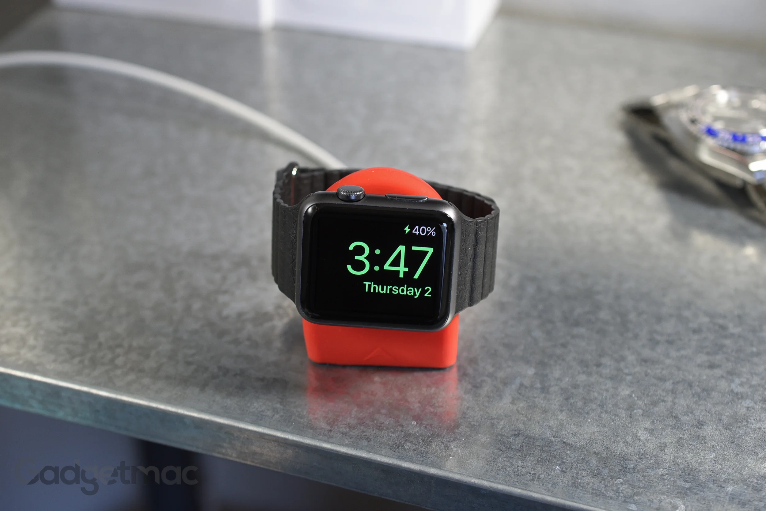 elevation_lab_nightstand_apple_watch_dock_tilt.jpg