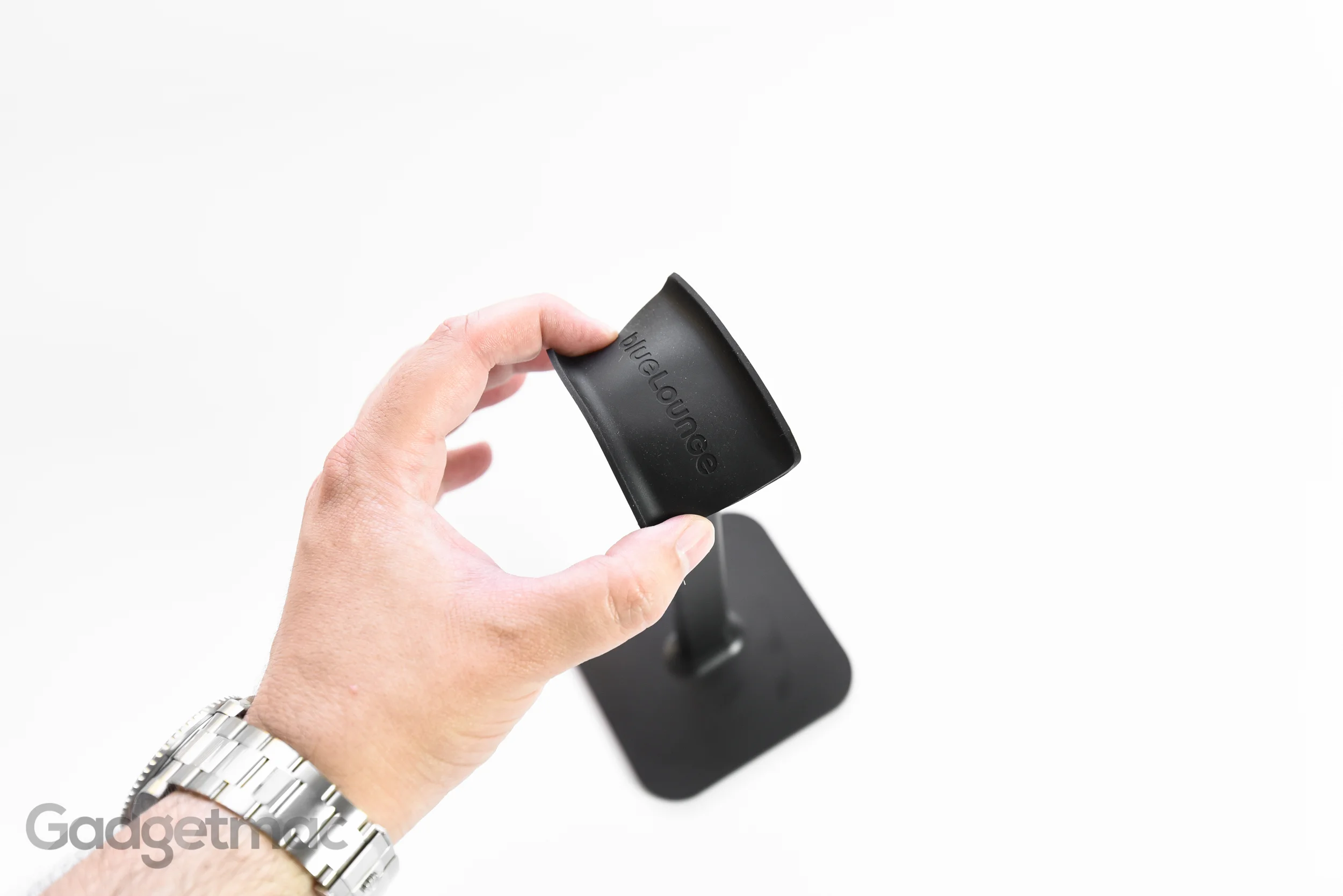 bluelounge_posto_headphone_stand_flexible_head.jpg