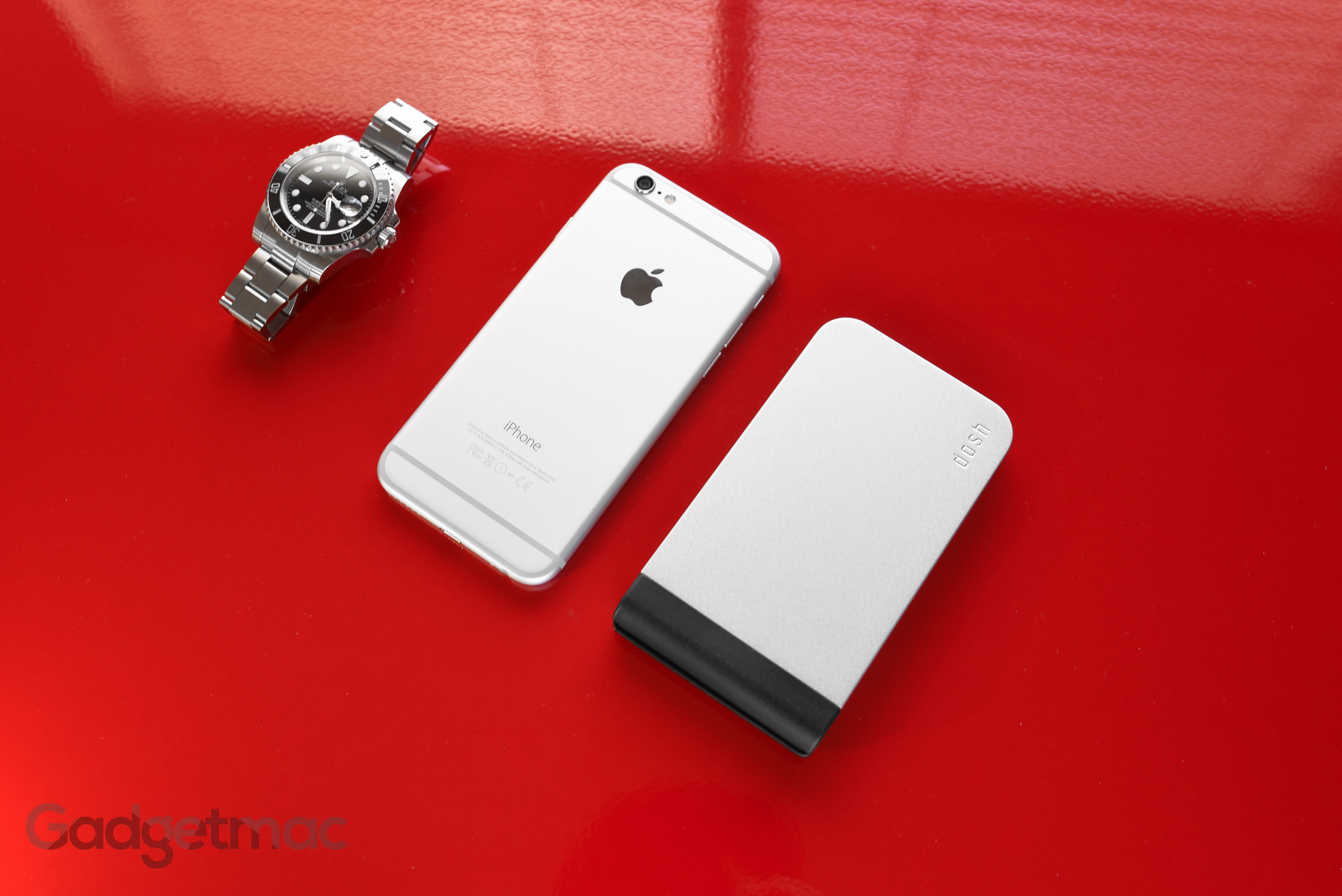 dosh_alloy_aluminum_card_wallet_iphone_6_size_comparison.jpg