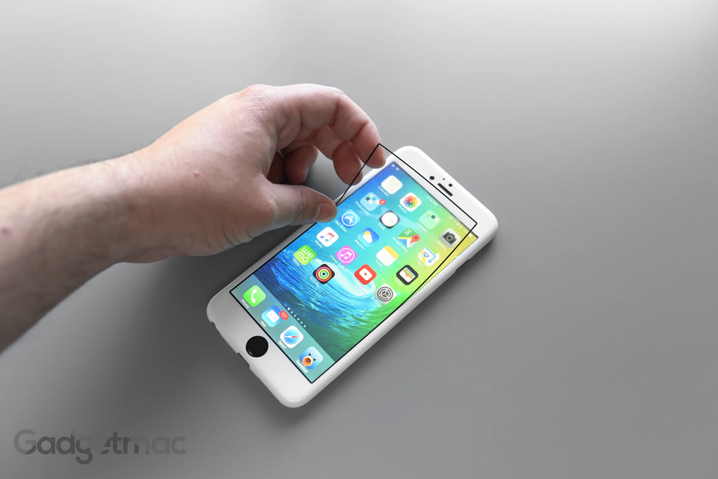 airmask_iphone_6_plus_case_built_in_screen_protector.jpg