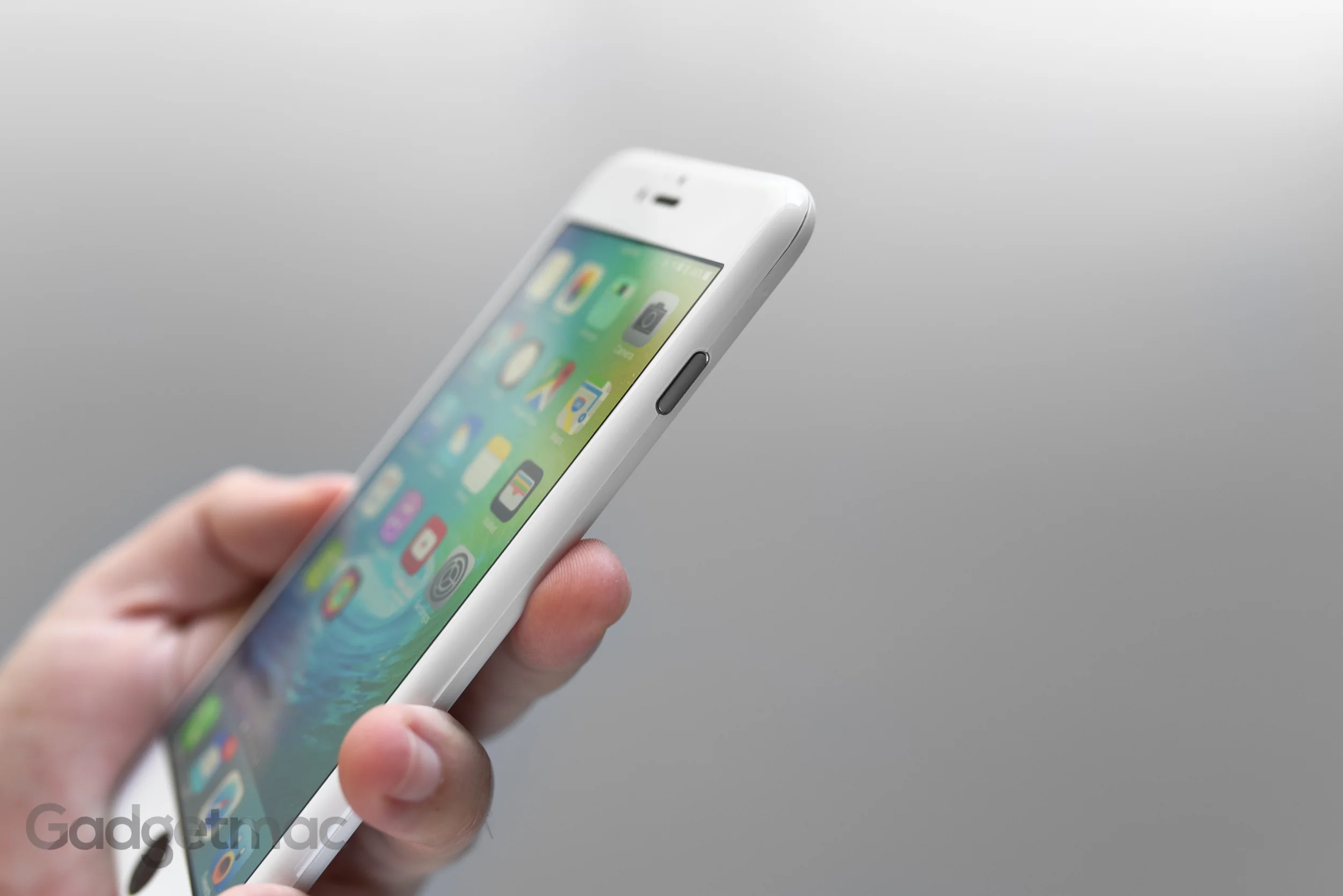 airmask_full_360_protection_for_iphone.jpg