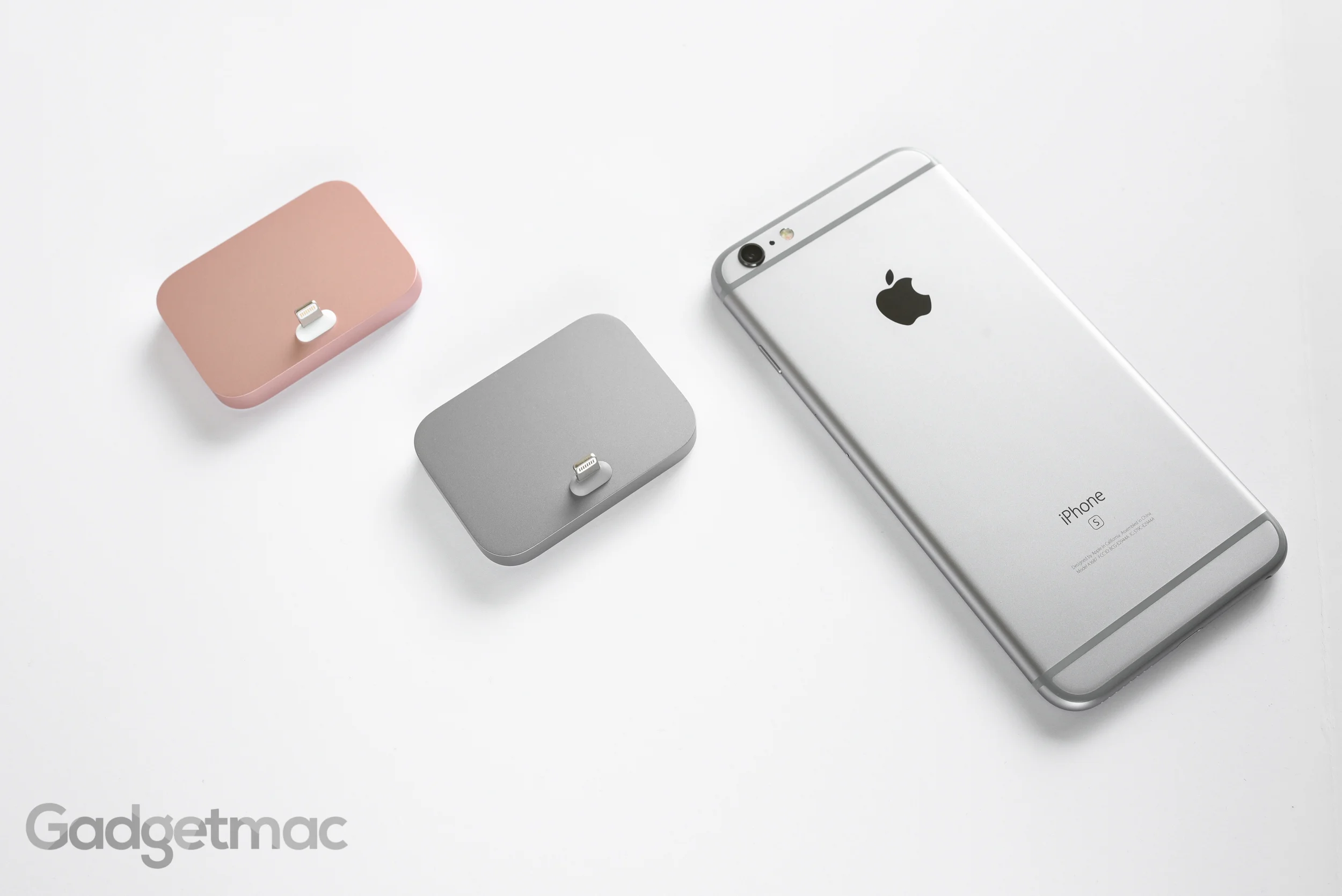 apple-aluminum-lightning-dock-for-iphone-6s-hero.jpg