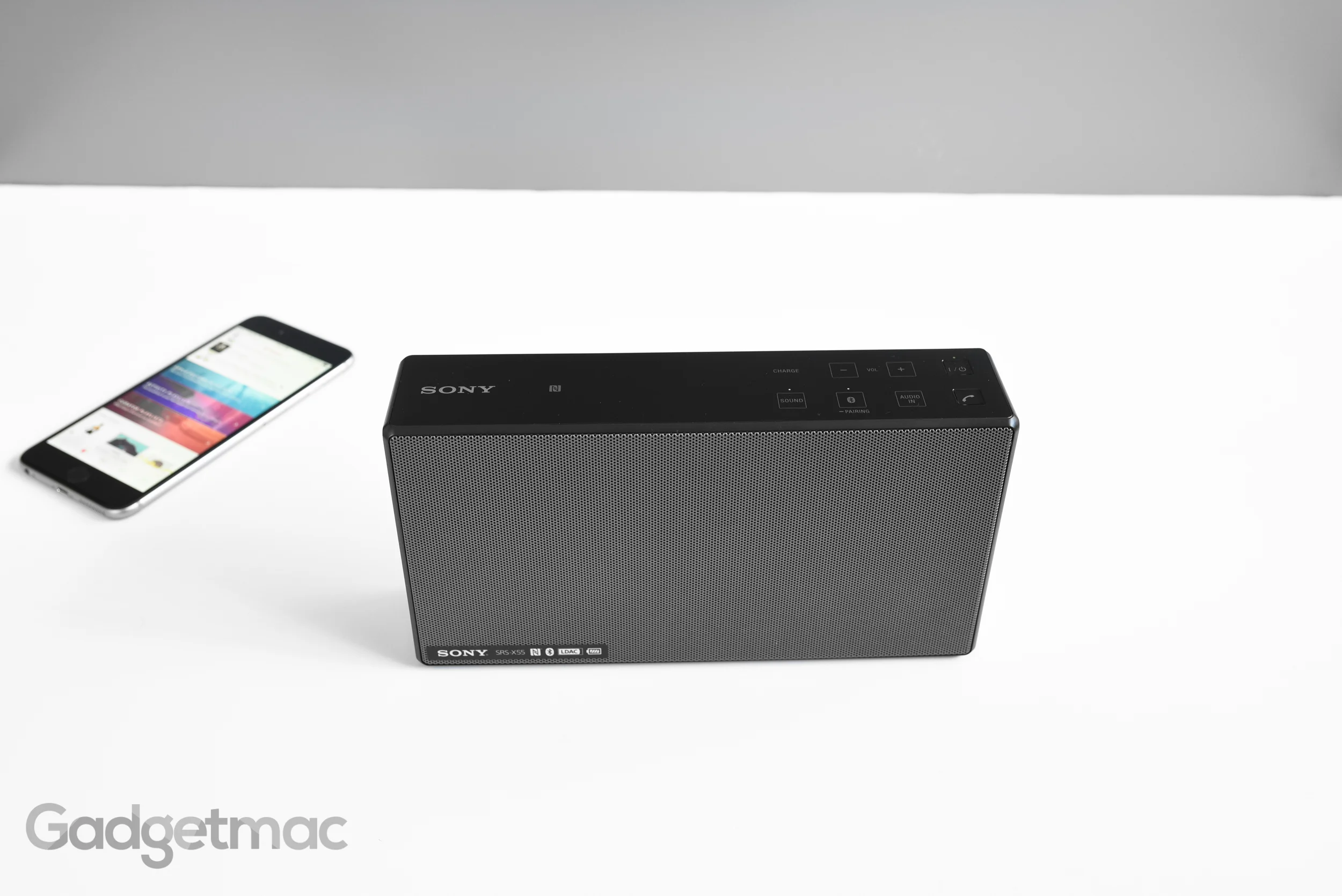 sony-srs-x55-portable-wireless-speaker-4.jpg